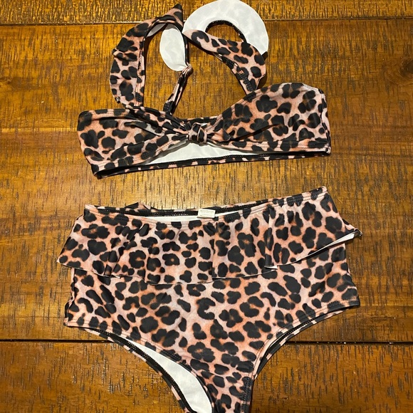 SHEIN leopard print bikini - Picture 8 of 11